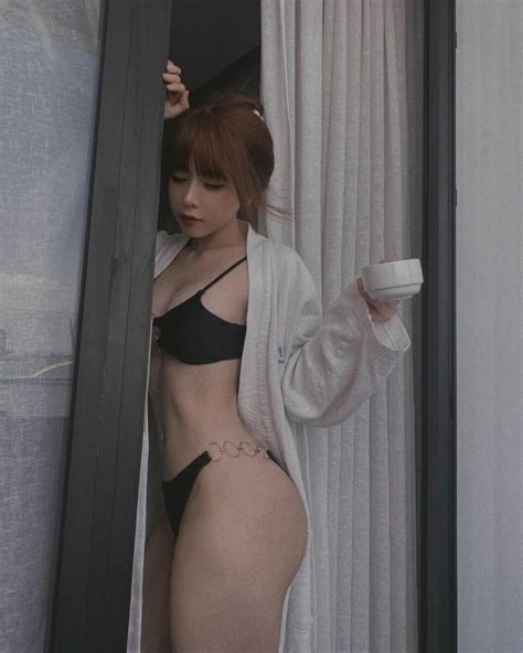 Link Instagram Trần Bích Hạnh Đến Lượt Hotgirl Trần Bích Hạnh Vén áo Khoe Ngực