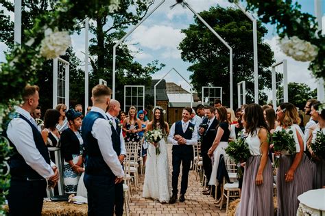 Alcumlow Wedding Barn Offers The Opportunity For Stunning Outdoor