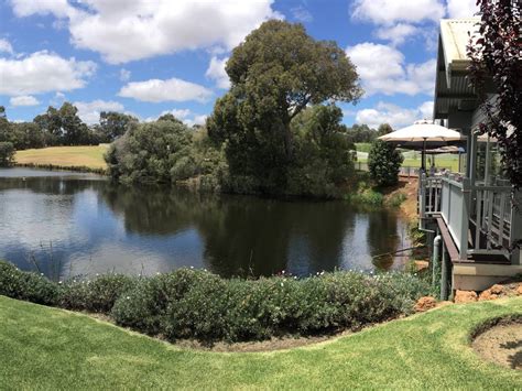 Leeuwin estate combines fine wine and food in a picturesque setting to provide the perfect environment for special. Flutes Margaret River | Venue Mestro