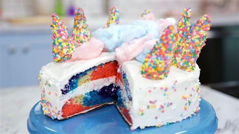 You simply baked one 9x13 sheet cake or 2 square or round cakes then cut them into simple shapes before assembling them to. Rainbow Unicorn Sheet Cake Ideas - imagen para colorear