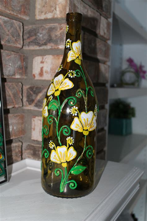 Pin By Yamini Nigudkar On Yaminiart Painted Wine Bottles Glass Painting Patterns Bottles