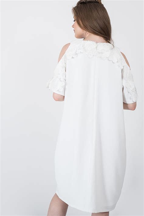 Aftan Dress Time To Flirt With Flowers An Elegant White Dress With