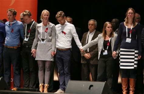 Dabei handelt sich nach medienberichten aus den niederlanden um einen niederländer. Welt-Aids-Konferenz: Melbourne gedenkt der MH17-Opfer ...