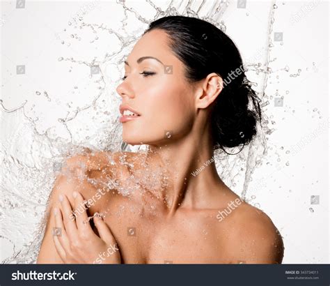 Beautiful Naked Woman Wet Body Splashes Stock Photo 343734011
