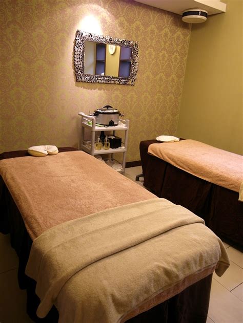 Seoul South Korea Massage Therapist Hotel On Site Service May 2011