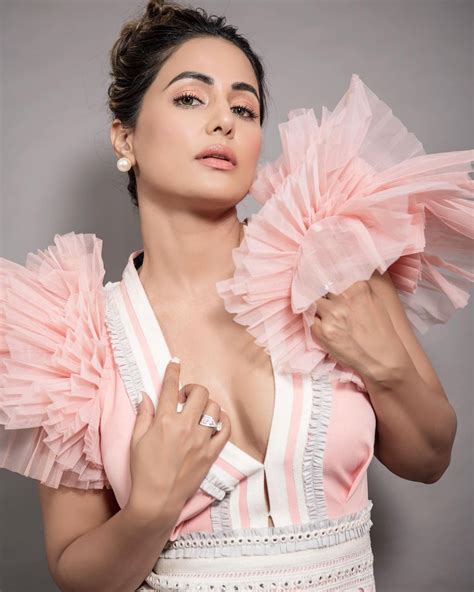 hina khan stuns in pink mini dress see the television hottie s sexiest pictures news18