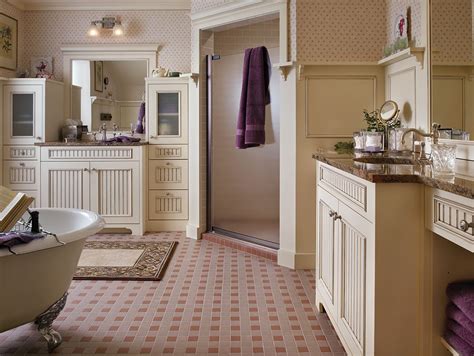 Traditional style kitchen cabinets are popular on cape cod. Cape Cod by #WoodMode. | Wood mode, Custom cabinetry ...