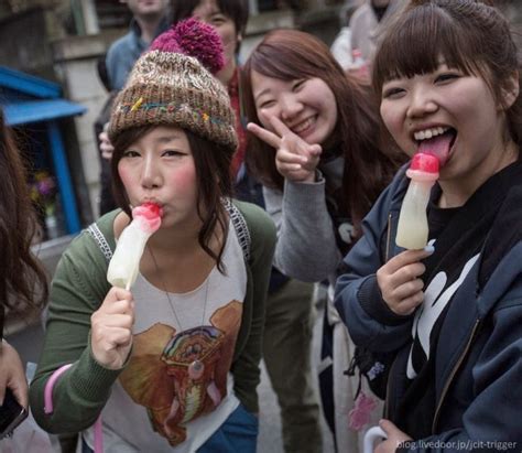 Festivales De La Fertilidad En Jap N Penes Y Vaginas Gigantes