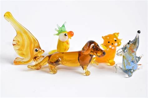 Collection 25 5 Mini Figurine Glass Dachshund Figurine