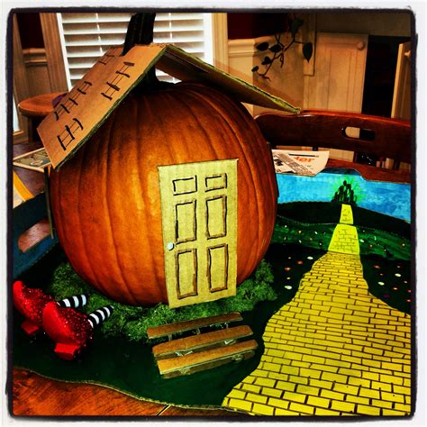 Pumpkin Decorating Theme Wizard Of Oz Minion Halloween Halloween