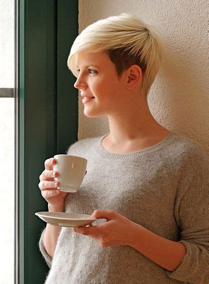Any woman that goes for a two tone hair can always be confident of a modern and stylish look. 2016 Two-Tone Hair Colors for Short Haircuts | 2019 ...