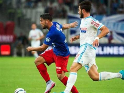 L'arbitre siffle un coup franc pour olympique marseille. Reims vs Marseille Preview, Tips and Odds - Sportingpedia - Latest Sports News From All Over the ...