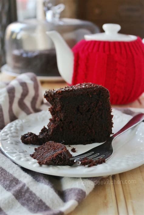 Tiada alasan lagi bagi anda penggemar kek! mamadee's kitchen: Kek Coklat Moist Mudah dan Sedap