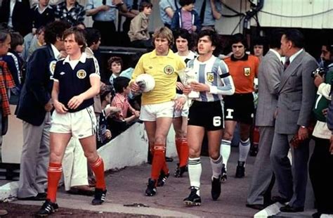Argentina Vs Escocia Amistoso 1981 Daniel Passarella Capitán Kenny Dalglish International
