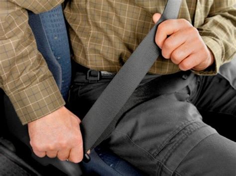 buckle up new seat belt law goes into effect jan 1 grayslake il patch