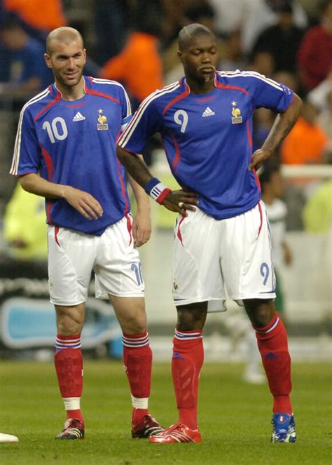 Photo Zinédine Zidane Et Djibril Cissé Lors Du Match France Mexique