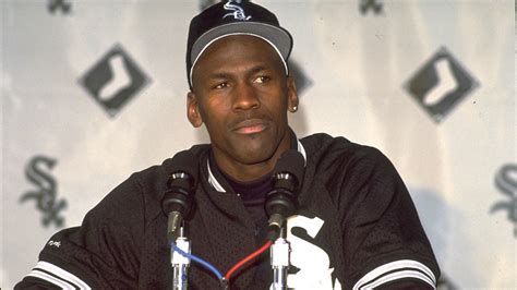 25 Years Ago Michael Jordan Embarked On His Baseball Career Nbc Chicago