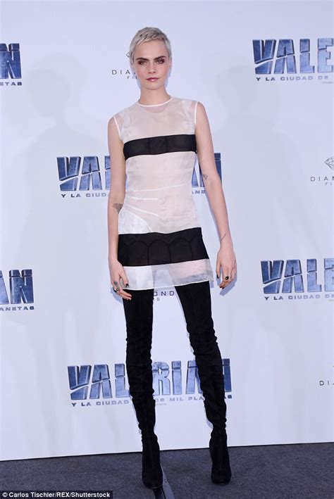 Cara Delevingne Oozes Confidence At Valerian Screening Daily Mail Online