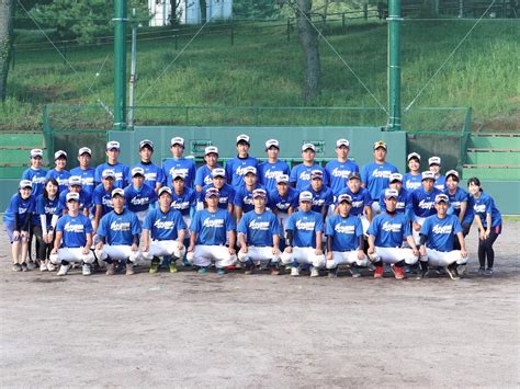 青山学院大学硬式野球部（あおやまがくいんだいがくこうしきやきゅうぶ、aoyama gakuin university baseball club）は、東都大学野球連盟に所属する大学野球チーム。青山学院大学の学生によって構成されている。 2019年度 夏合宿 - 青山学院大学軟式野球部
