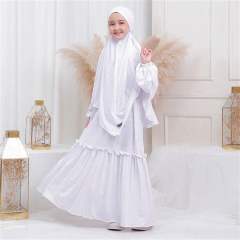 Madina Children Set White Modest Clothing Hijabs And Muslim Women