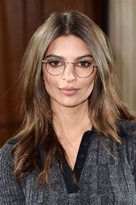 Emrata S Makeup Artist Knows How To Ensure Her Look Works Well With Sophisticated Glasses We