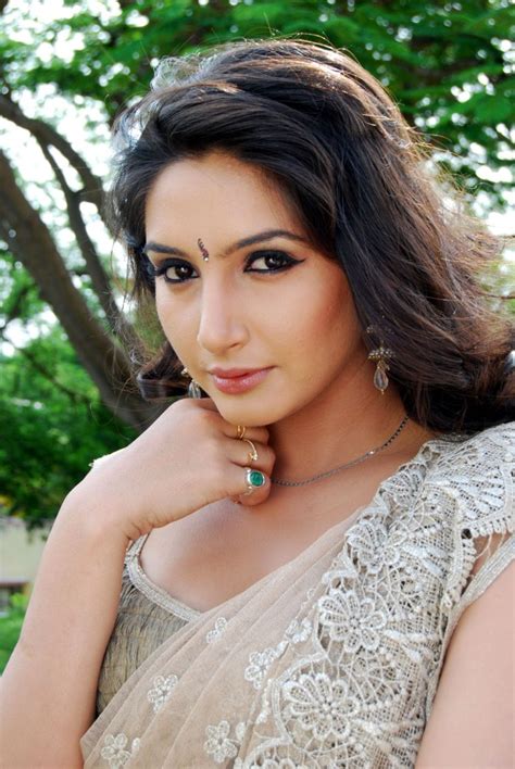 Hot Actress Wallpaper Images In Tamil Photos Pics Stills Telugu Half