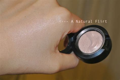 A Natural Flirt MAC Extra Dimension Eyeshadow Beautyshelfie