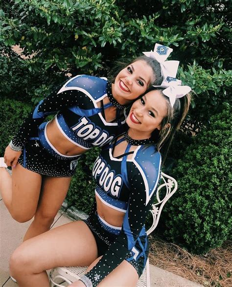 𝐭𝐨𝐩 𝐝𝐨𝐠 𝐫𝐚𝐢𝐧 Cheer Outfits Cheer Picture Poses Cheer Photography