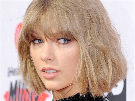 Copper Eye Make Up How To Get Taylor Swifts Iheart Music Awards Look
