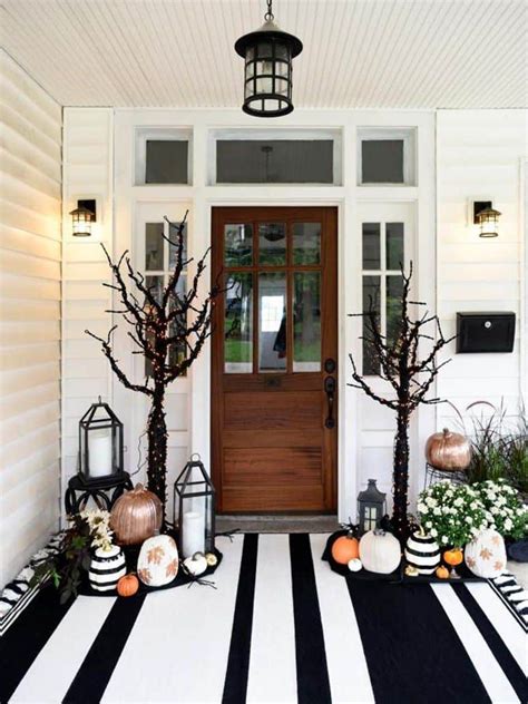 Halloween Front Porch Décor That Will Make Your Neighbors Jealous