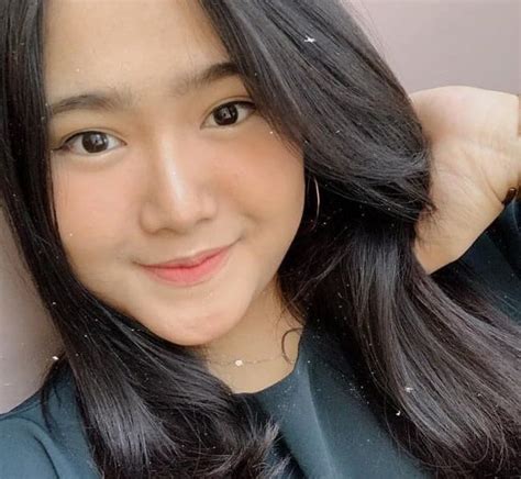 Dea Emilda Savira Itu Siapa Ini Biodata Dan Profil Lengkap Instagram Hot Sex Picture