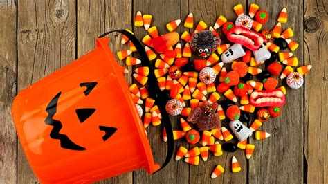 16 Ways To Turn Your Leftover Halloween Candy Into Something Useful Or