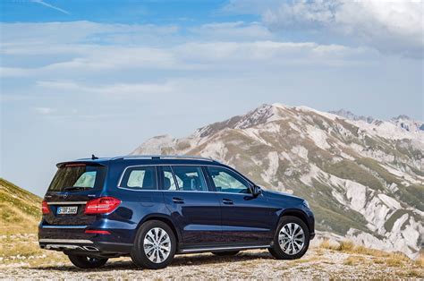 Check spelling or type a new query. 2017 Mercedes-Benz GLS Looks Like an SUV Limousine, as Its ...