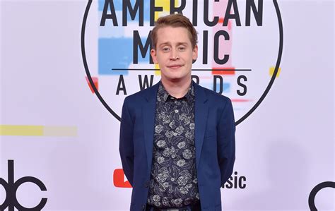 Und der muss nun alleine klar kommen, und das haus gegen einbrecher und böse nachbarn verteidigen. „Kevin allein zu Haus": Das macht Macaulay Culkin heute!