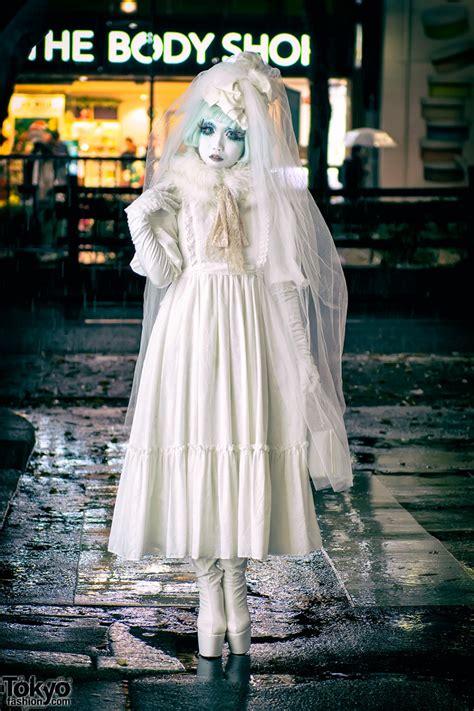 Shironuri Artist Minori In Harajuku W Vintage Lace Dress And Veil