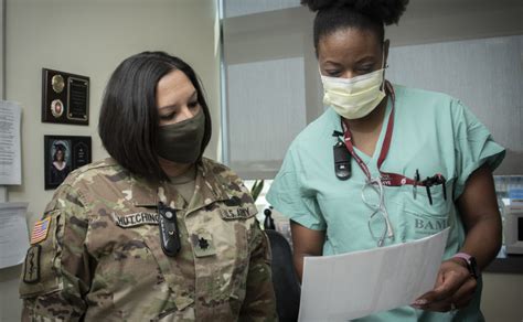 Military Nurse Gets National Honor For Her Commitment To Critically Ill