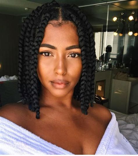 You can have fun with short hair, too. 5 Ways to Style Short Box Braids - TGIN