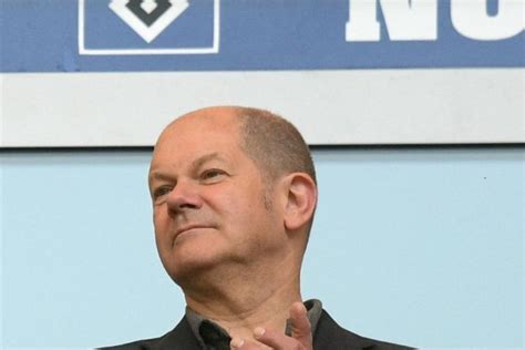 Scholz wuchs in osnabrück als ältester von drei brüdern auf. Olaf Scholz: Corona sollte HSV-Aufstieg nicht verhindern