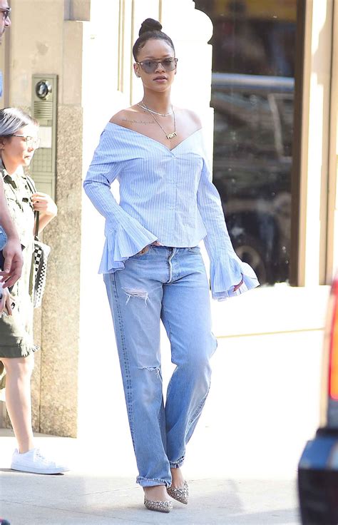 Rihanna Wears Vintage Levis Jeans The Jeans Blog