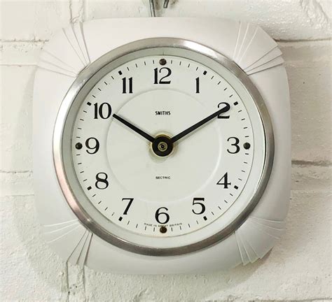 Original Smiths Sectric Bakelite Kitchen Wall Clock Exibit Collection