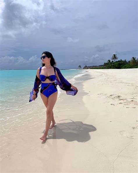 サニー・レオーネさんのインスタグラム写真 サニー・レオーネinstagram 「love This Bikini For My Maldives Vaca Bikini By