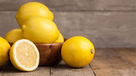 Kandungan vitamin c dalam lemon bermanfaat untuk melancarkan pencernaan. Manfaat Jeruk Lemon Untuk Sakit Maag - Mugianto