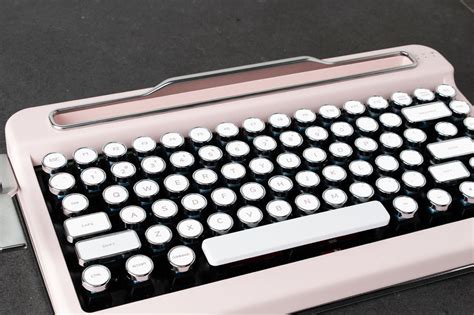 Penna A Vintage Typewriter Inspired Bluetooth Keyboard