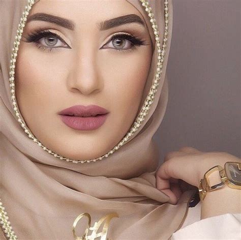 Simple Makeup With Hijab Tutorial And Hijab Makeup Tips Hijab Makeup Hairstyles For Indian