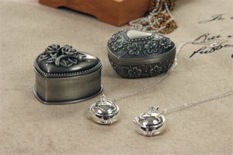 Elenas Verbena Herb Locket Necklace From The Vampire Diaries With