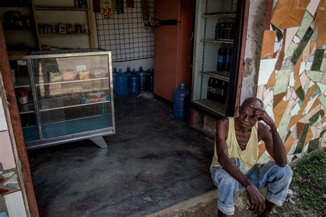 Venezuelans Are Storming Supermarkets And Attacking Trucks As Food