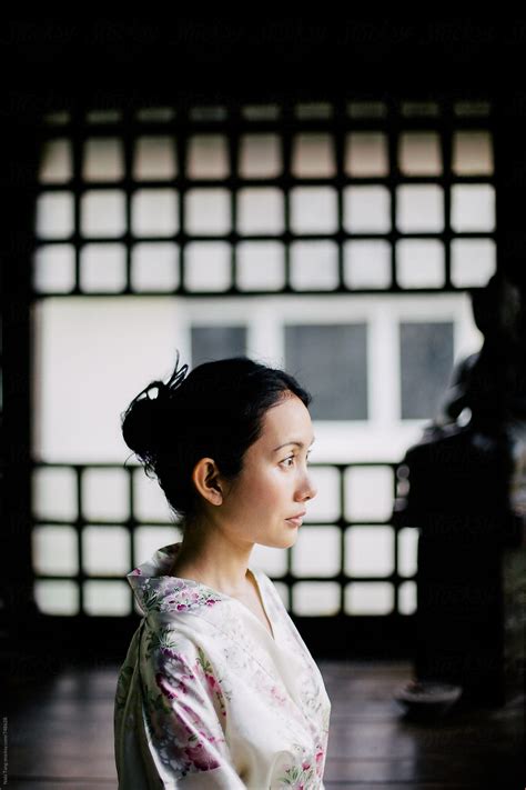 Beautiful Japanese Woman Profile Portrait Del Colaborador De Stocksy