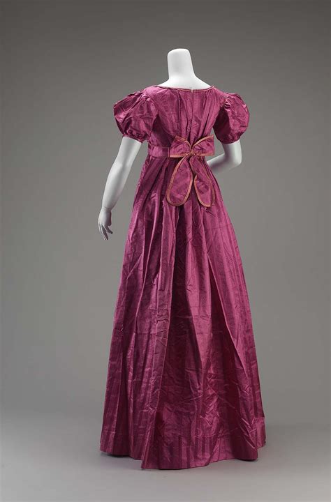 Dress Of Red Violet Figured Silk Short Puffed Sleeves Back Closing