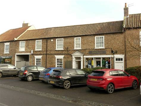 Rowntree House Market Place Easingwold © Alan Murray Rust Cc By Sa2