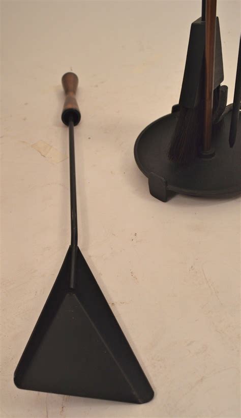 As a company, we strive to offer a range of prices to suite everyones budget. Mid-Century Modern Fireplace Tool Set at 1stdibs